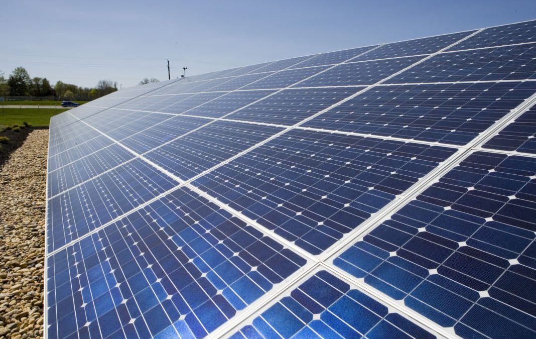 Pannelli fotovoltaici, quelli europei sono più “sostenibili” di quelli cinesi