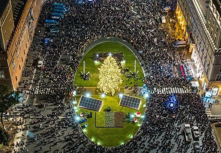 Il Natale a Roma è sostenibile: fotovoltaico e illuminazione “a pedali”